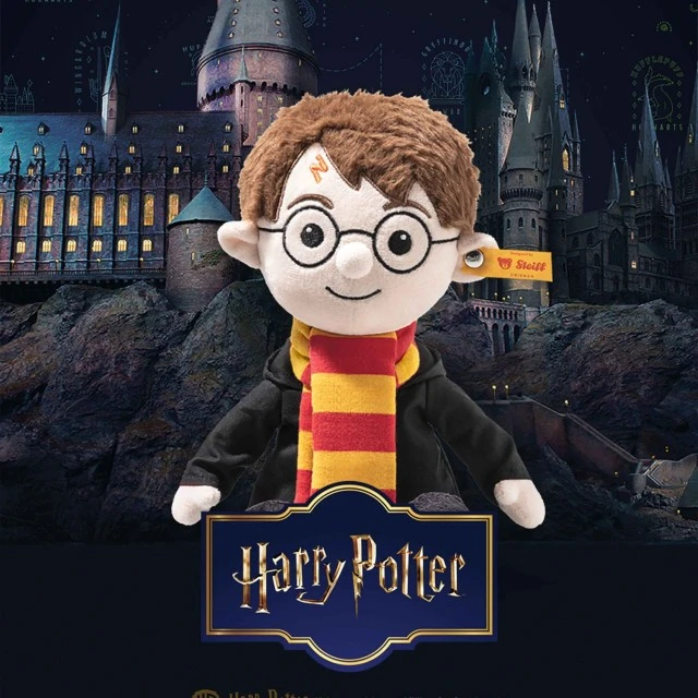 Harry Potter Size: 28 cm Class: Friends