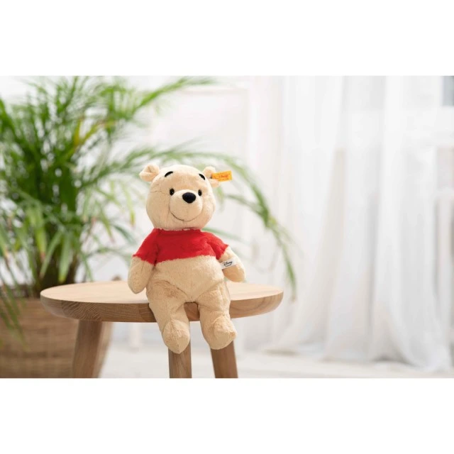 Disney Originals Winnie the Pooh Size: 29 cm Class: Friends