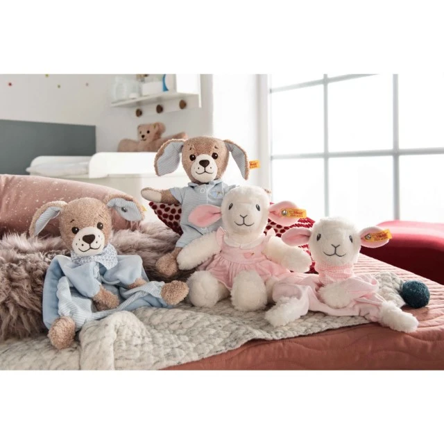 Sweet dreams lamb Size: 28 cm Class: Friends