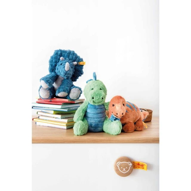 Spott stegosaurus Size: 28 cm Class: Friends