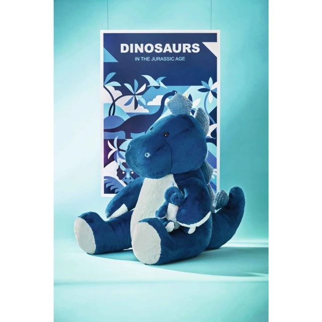 Spott stegosaurus Size: 28 cm Class: Friends